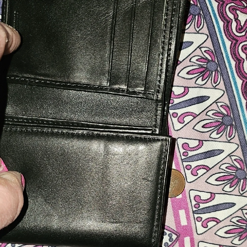 Claiborne NWOT Men's Black Leather Trifold Wallet